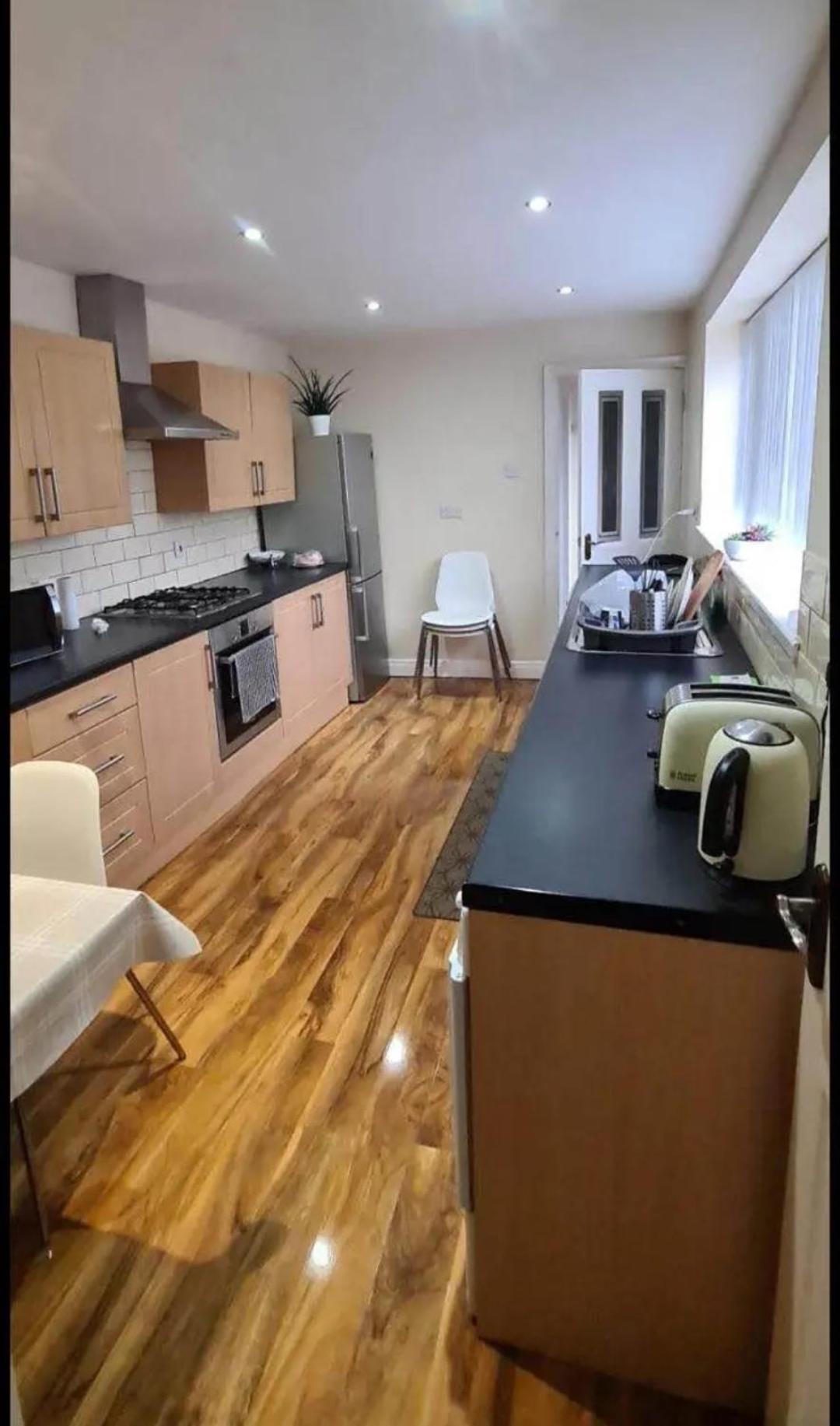 Victoria House Apartment *